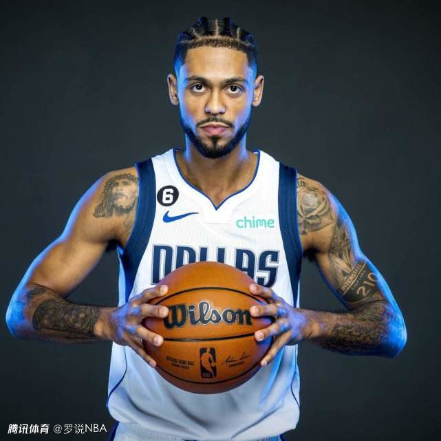概念上的绿色椅子爱